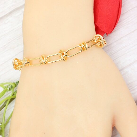 "Trendy Handmade Bracelet – A Thoughtful Gift for Girls & Women | UNVRC1632 - Picture 6 of 10